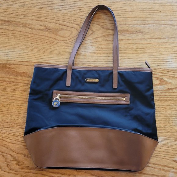 Michael Kors Kempton Nylon Large Shoulder Purse - Picture 3 of 16